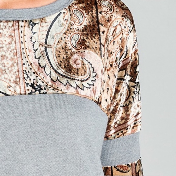 Varsity Paisley Top! - Picture 4 of 4